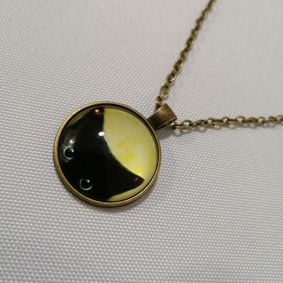Peeking Black Cat Pendant Necklace With Adjustable Clasp Gold Tone. - Picture 4 of 4